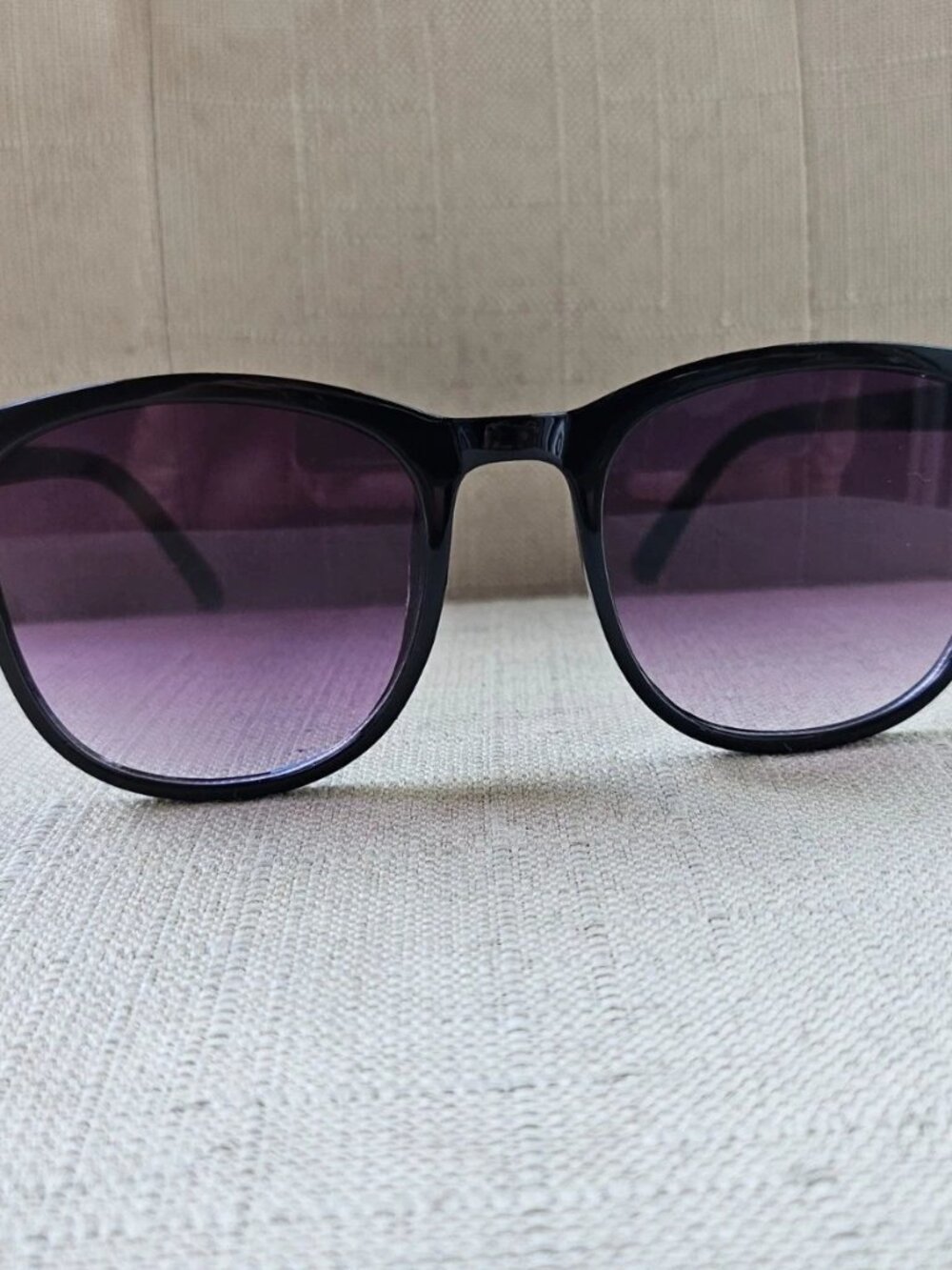 Fashion Sunglasses Black Plastic Frame Purple Lenses Unisex Eyewear Shades new